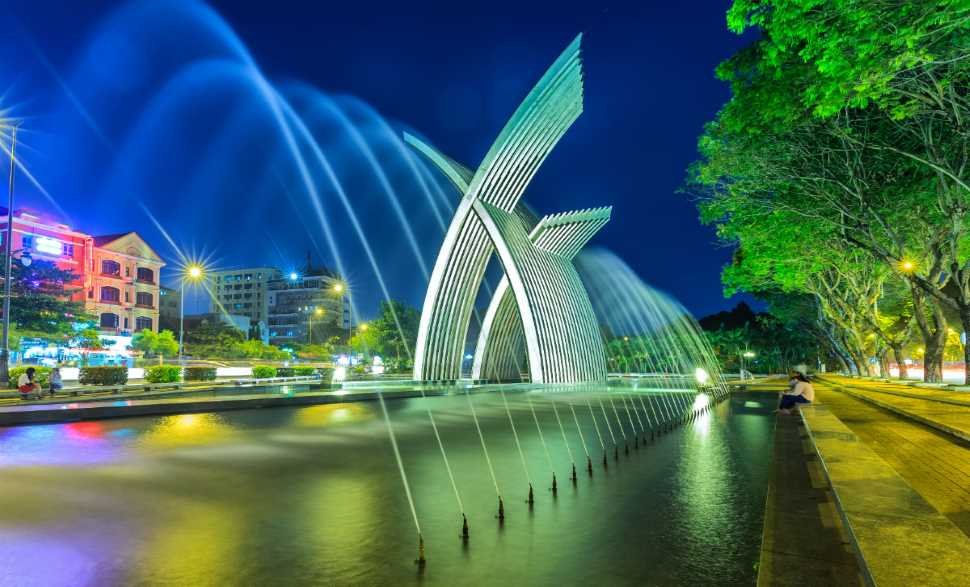 Golden Bridge (Da Nang)
